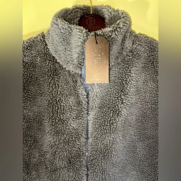 Janice Apparel NWT Ladies Sherpa Vest Grey One Size Fits Most - Picture 4 of 9